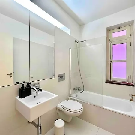 Appartement For Party Lovers